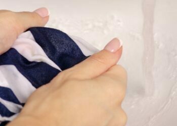 tükenmez kalem lekesini çıkarmak