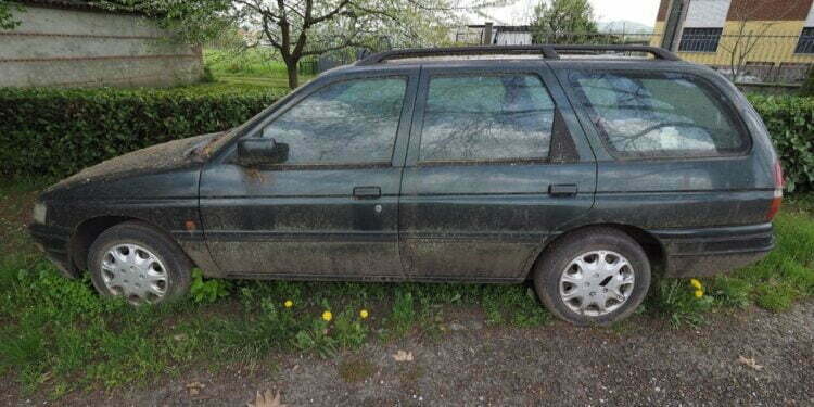 uzun süre kullanılmayan araba